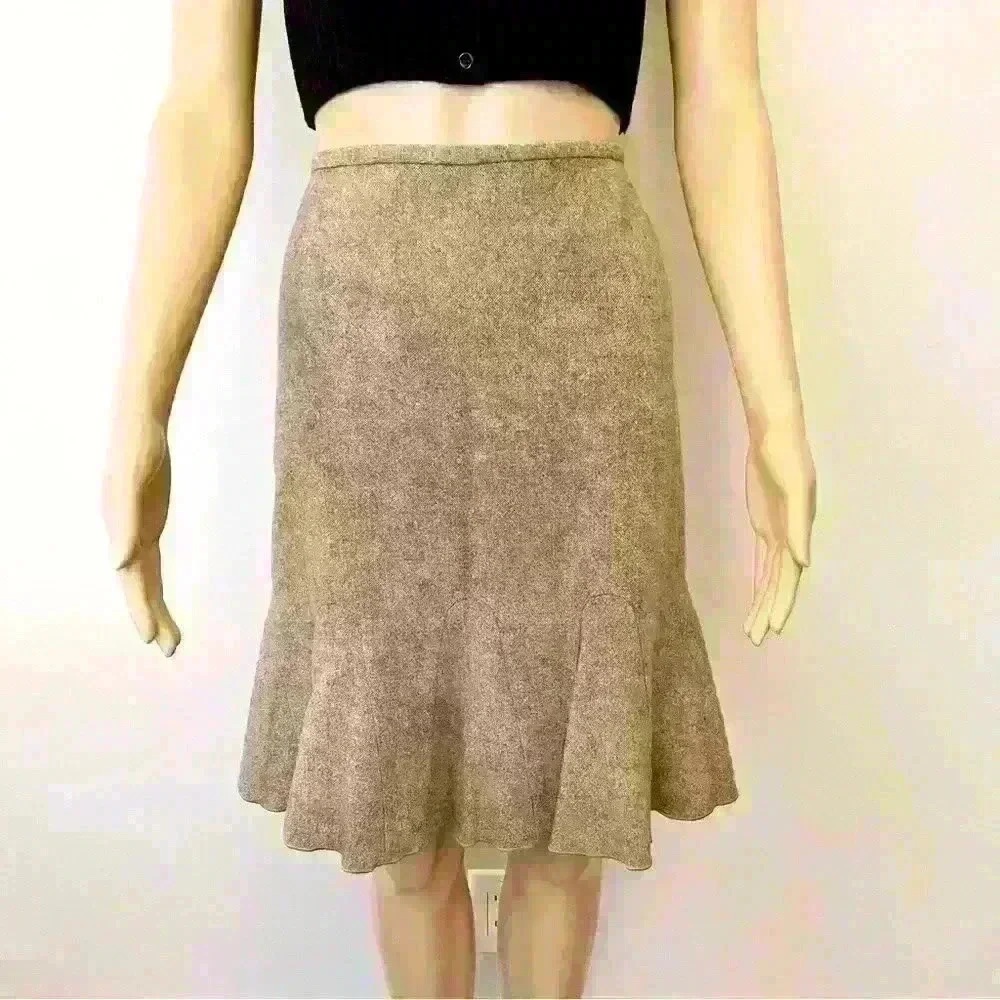 Ann Taylor Earthy Minimalist Corpcore Academic Work Career Wear  Mini Skirt.